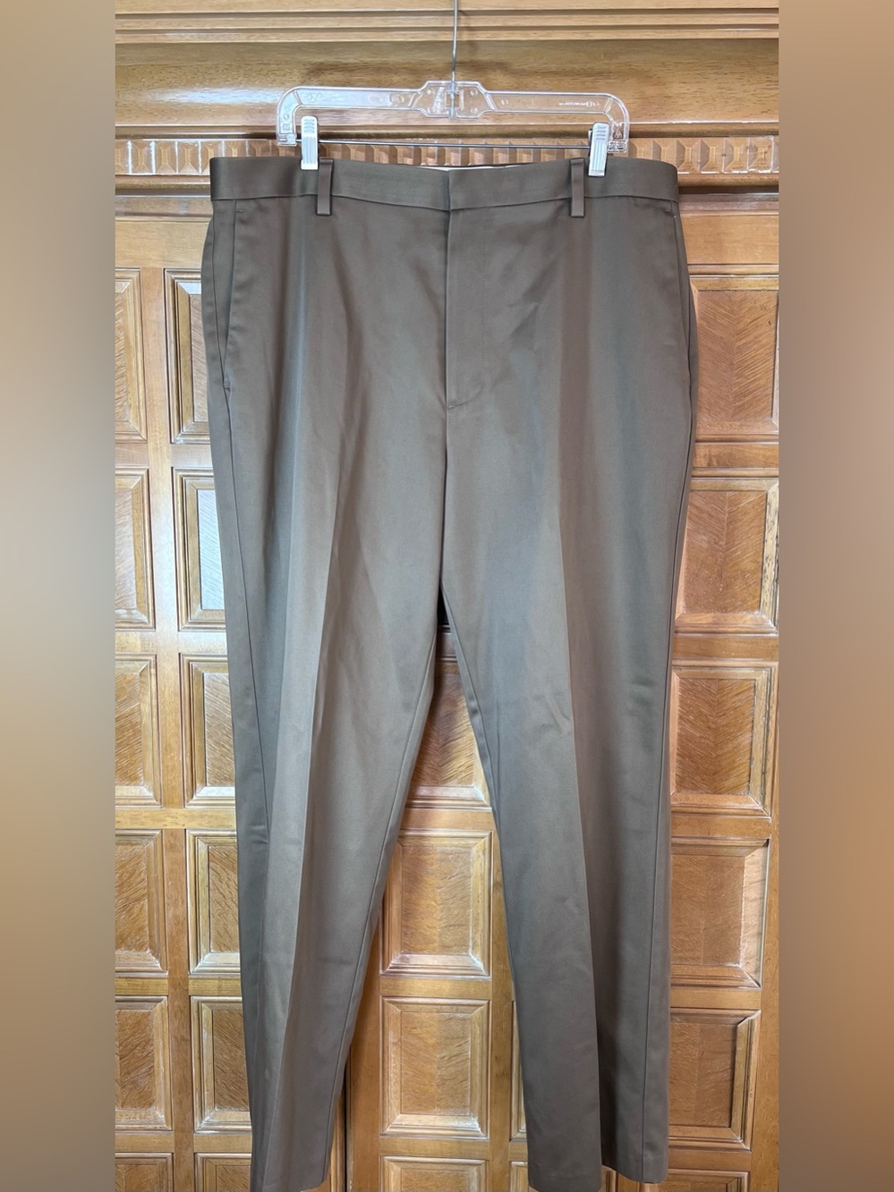 Dockers Men’s Dress Pants Brown Flat Front Classic Fit 40x32 Career Office